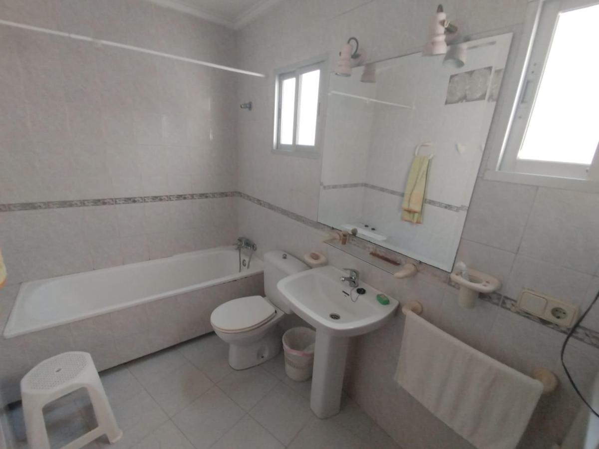 Huoneisto Guardamar del Segura, Alicante, Espanja 6 makuuhuonetta, 186 m2 No. 113085