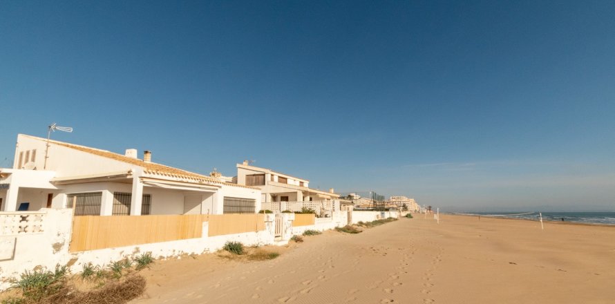 Villa Guardamar del Segura, Alicante, Spain 5 bedrooms, 199 sq.m. No. 118759