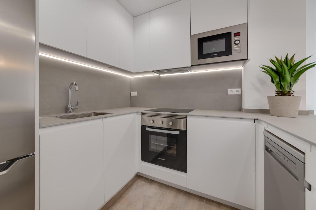 Apartment à Los Arenales Del Sol, Alicante, Espagne 2 chambres, 117 m2 No. 96641