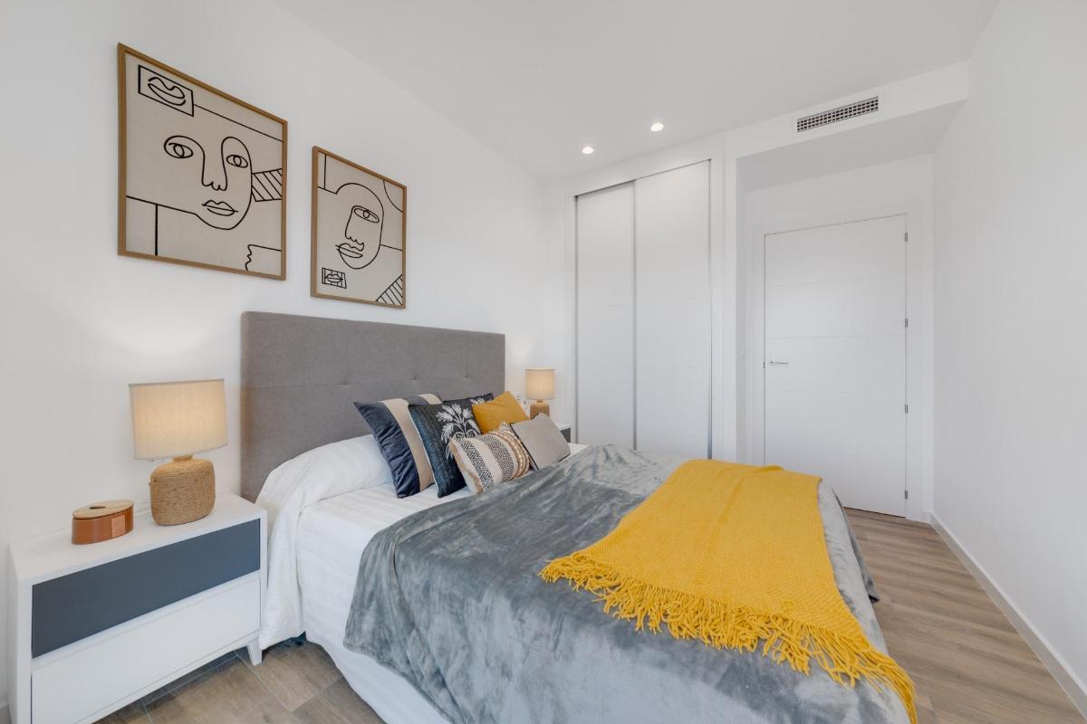 Apartment à Los Arenales Del Sol, Alicante, Espagne 2 chambres, 117 m2 No. 96641
