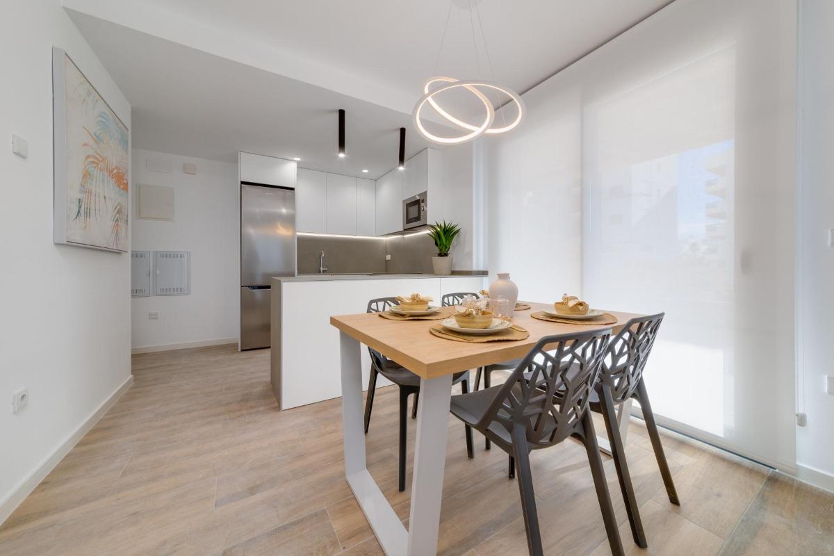 Apartment à Los Arenales Del Sol, Alicante, Espagne 2 chambres, 117 m2 No. 96641