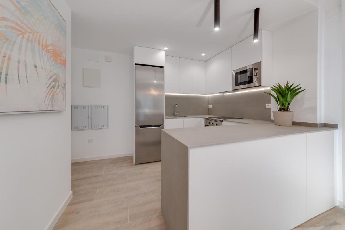 Apartment à Los Arenales Del Sol, Alicante, Espagne 2 chambres, 117 m2 No. 96641