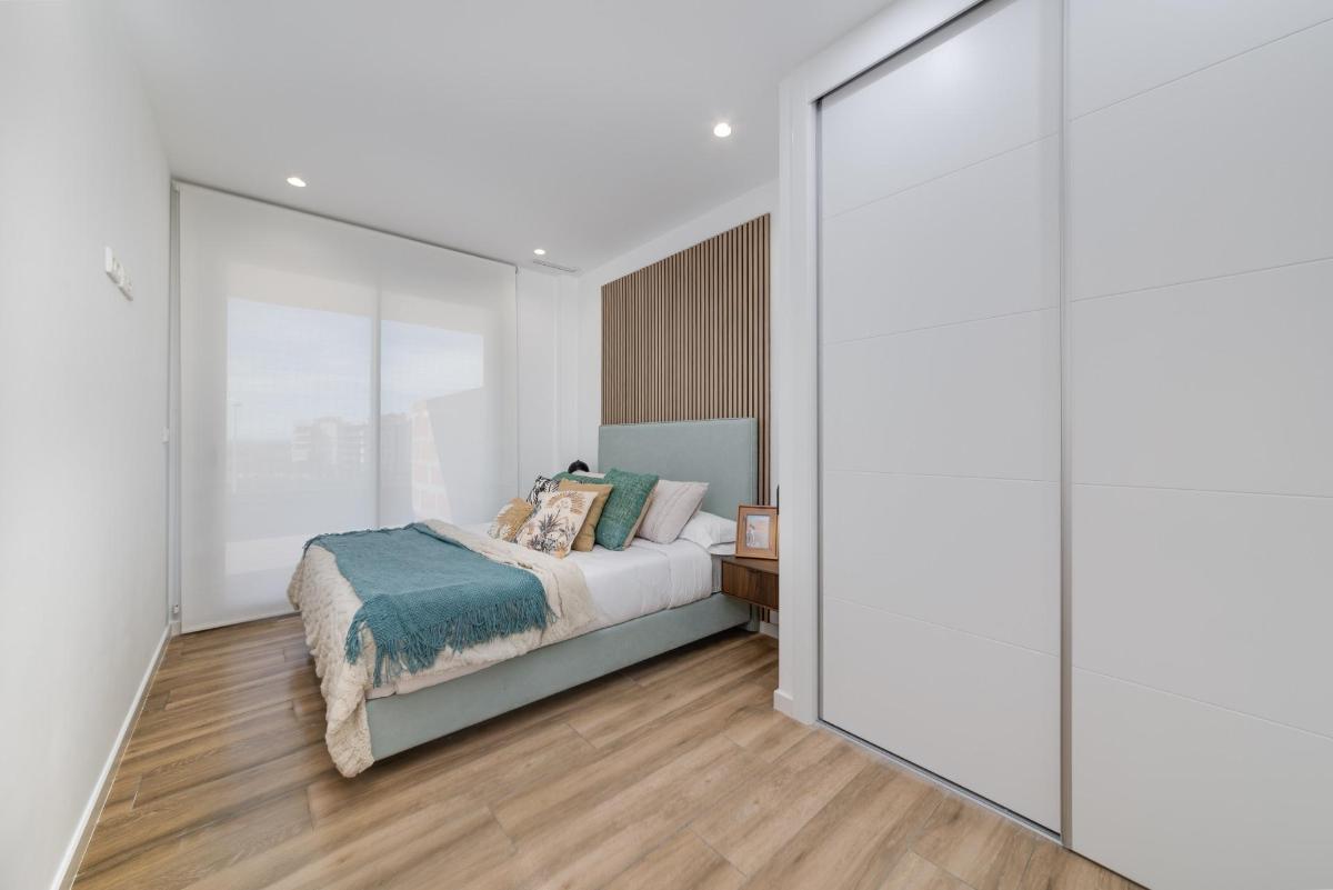 Apartment à Los Arenales Del Sol, Alicante, Espagne 2 chambres, 117 m2 No. 96641