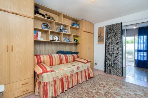 Casa adosada en venta Madrid, España 4 dormitorios, 225 m2 No. 117554 - foto 2