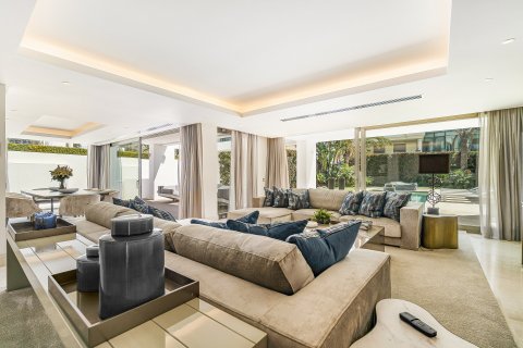 Villa for sale in Marbella Golden Mile, Malaga, Spain 5 bedrooms, 1132 sq.m. No. 97863 - photo 6