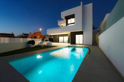 Huvila myytävänä Alicante, Espanja, 5 makuuhuonetta, 136 m2 No. 98478 - kuva 4