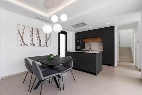 Huvila myytävänä Alicante, Espanja, 5 makuuhuonetta, 136 m2 No. 98478 - kuva 8