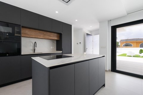 Huvila myytävänä Alicante, Espanja, 5 makuuhuonetta, 136 m2 No. 98478 - kuva 9