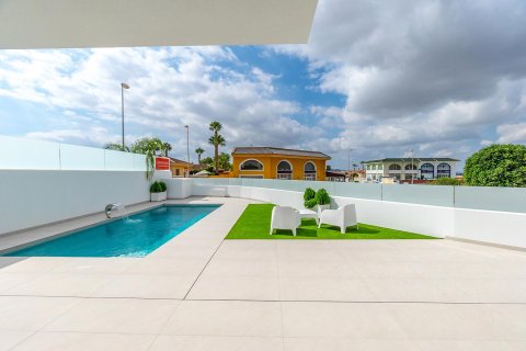 Huvila myytävänä Alicante, Espanja, 5 makuuhuonetta, 136 m2 No. 98478 - kuva 25