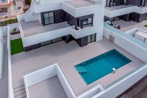 Huvila myytävänä Alicante, Espanja, 5 makuuhuonetta, 136 m2 No. 98478 - kuva 5