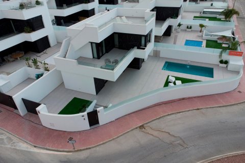 Huvila myytävänä Alicante, Espanja, 5 makuuhuonetta, 136 m2 No. 98478 - kuva 29