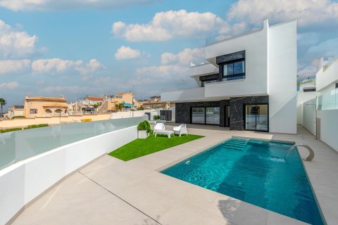Huvila myytävänä Alicante, Espanja, 5 makuuhuonetta, 136 m2 No. 98478 - kuva 2