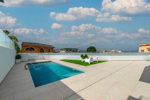 Huvila myytävänä Alicante, Espanja, 5 makuuhuonetta, 136 m2 No. 98478 - kuva 3