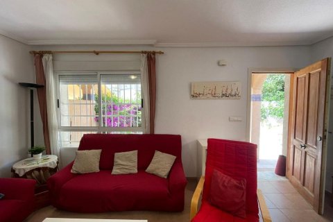 Продажа дома в Гуардамар-дель-Сегура, Аликанте, Испания 4 спальни, 197м2 №113105 - фото 10