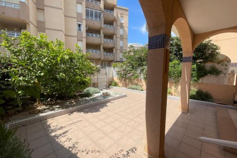 Продажа дома в Гуардамар-дель-Сегура, Аликанте, Испания 4 спальни, 197м2 №113105 - фото 3
