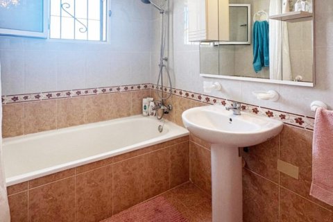 Paritalo myytävänä Alicante, Espanja, 2 makuuhuonetta, 83 m2 No. 113103 - kuva 28