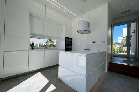 Villa till salu Orihuela, Alicante, Spanien 3 sovrum, 130 kvm. Nr. 113108 - foto 11