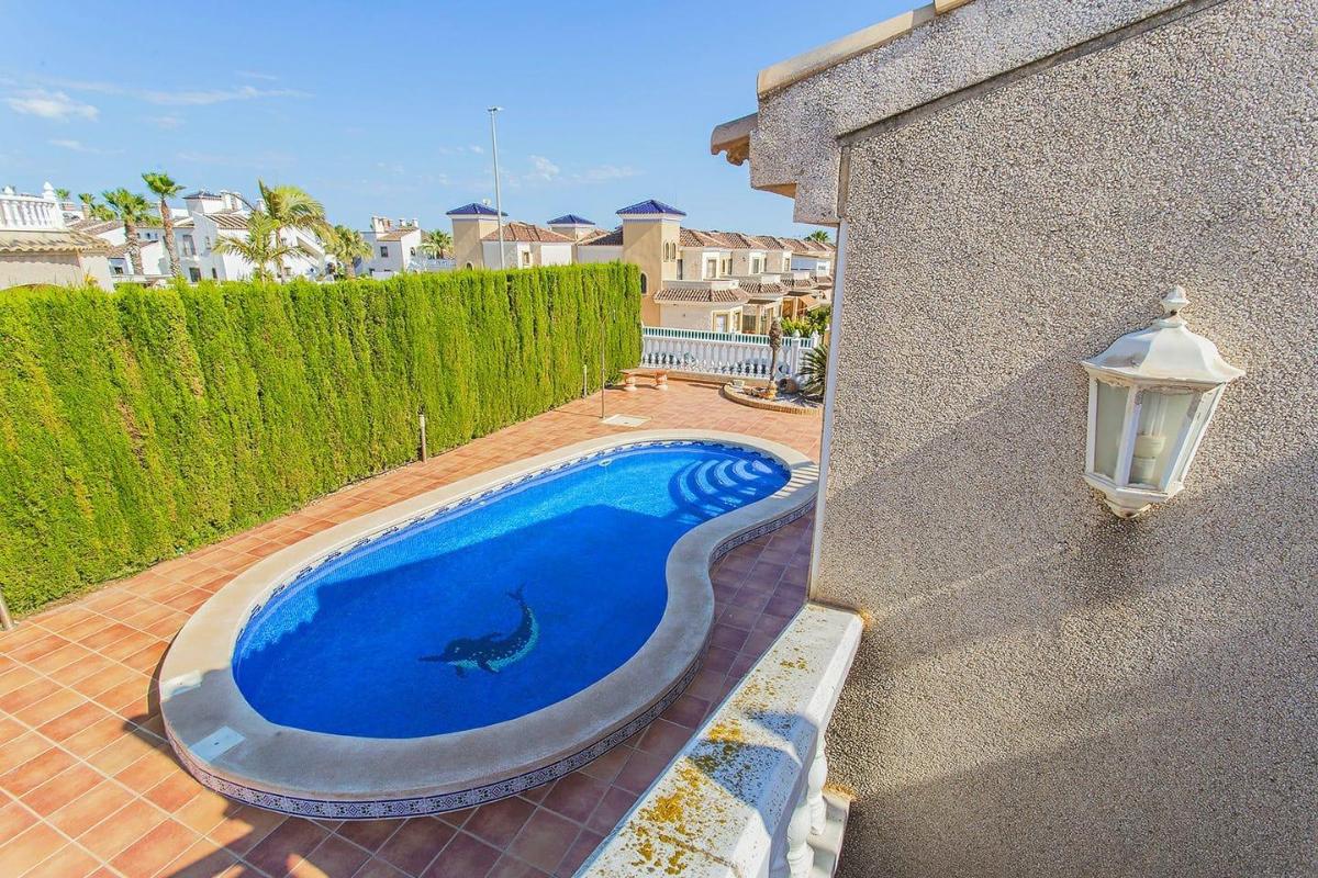 Villa en Guardamar del Segura, Alicante, España 3 dormitorios, 101 m2 No. 113106