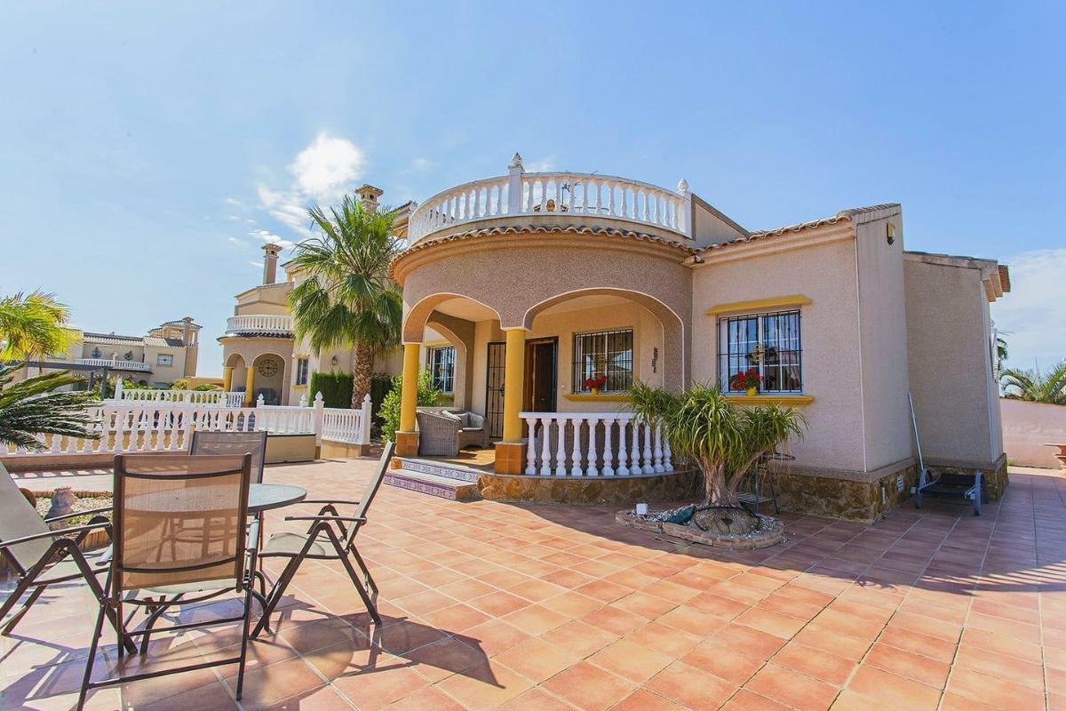 Villa en Guardamar del Segura, Alicante, España 3 dormitorios, 101 m2 No. 113106