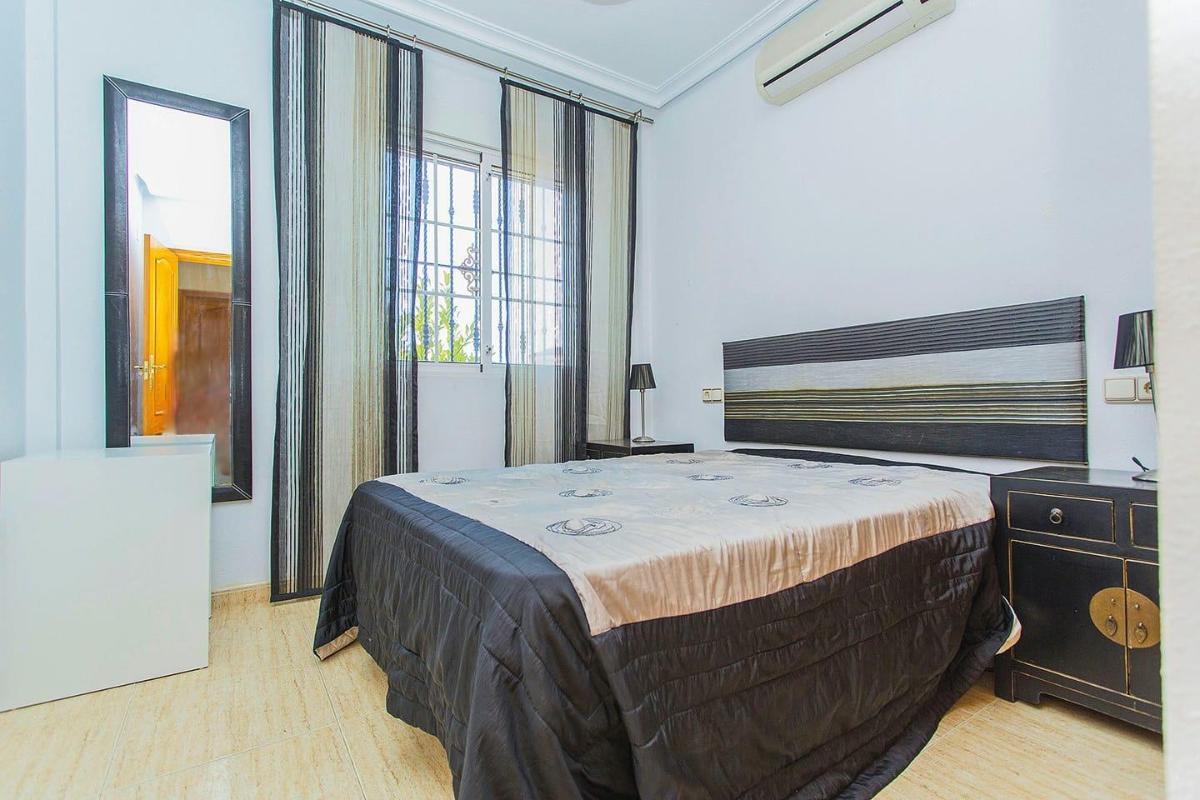 Villa en Guardamar del Segura, Alicante, España 3 dormitorios, 101 m2 No. 113106