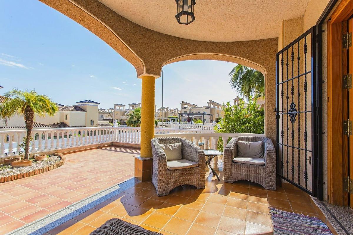 Villa en Guardamar del Segura, Alicante, España 3 dormitorios, 101 m2 No. 113106
