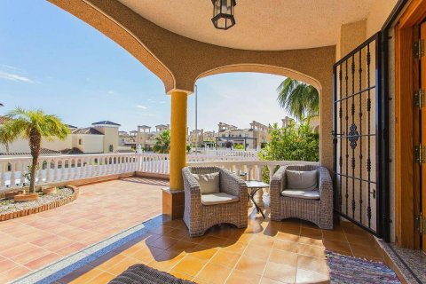 Huvila myytävänä Guardamar del Segura, Alicante, Espanja, 3 makuuhuonetta, 101 m2 No. 113106 - kuva 6