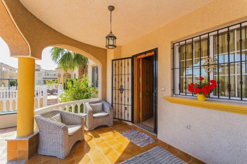 Huvila myytävänä Guardamar del Segura, Alicante, Espanja, 3 makuuhuonetta, 101 m2 No. 113106 - kuva 3