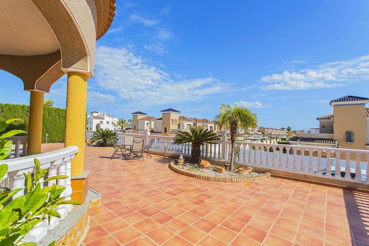 Villa en Guardamar del Segura, Alicante, España 3 dormitorios, 101 m2 No. 113106