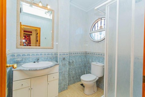 Huvila myytävänä Guardamar del Segura, Alicante, Espanja, 3 makuuhuonetta, 101 m2 No. 113106 - kuva 30