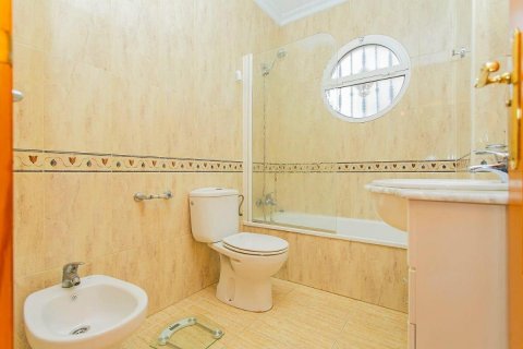 Huvila myytävänä Guardamar del Segura, Alicante, Espanja, 3 makuuhuonetta, 101 m2 No. 113106 - kuva 27