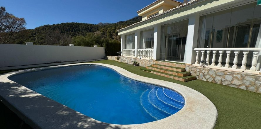 Villa Altea, Alicante, Spain 4 bedrooms, 495 sq.m. No. 115581