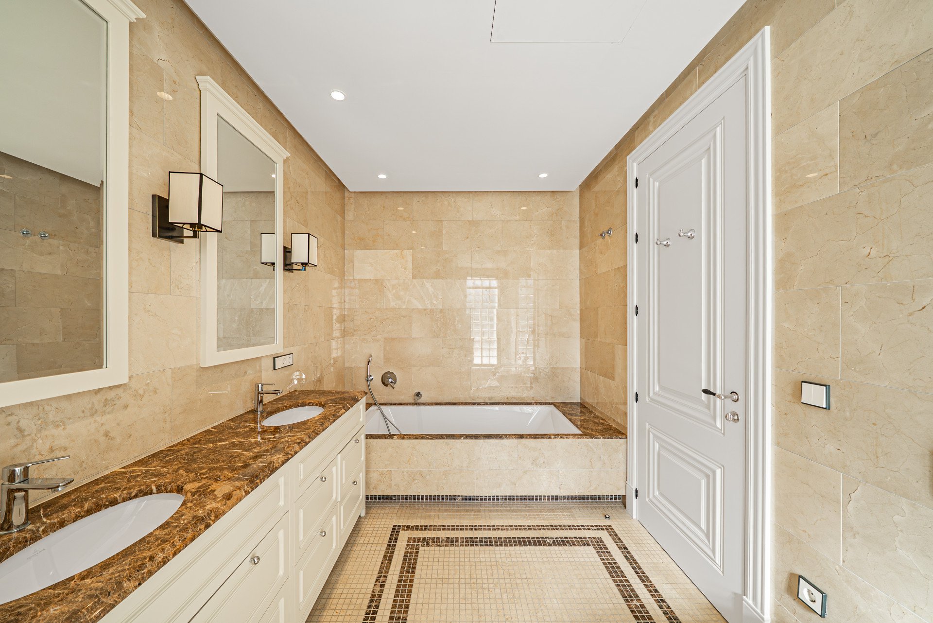 Villa à Benahavis, Malaga, Espagne 6 chambres, 526 m2 No. 109966