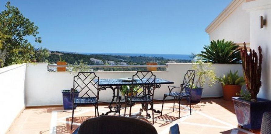 Apartamento Nueva Andalucía, Málaga, España 3 dormitorios, 190 m2 No. 21744