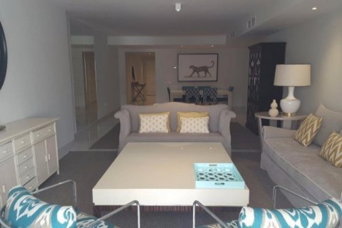 Продажа квартиры Пуэрто-Банус, Малага, Испания 2 спальни, 175м2 №21750 - фото 1