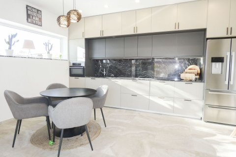 Villa till salu Ciudad Quesada, Alicante, Spanien 5 sovrum, 139 kvm. Nr. 114795 - foto 4