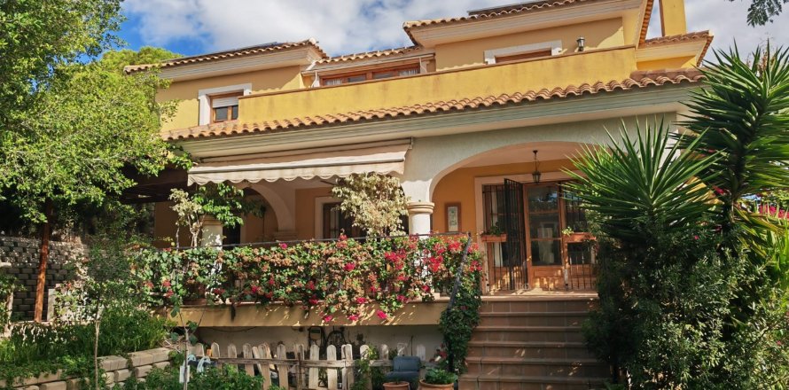 Villa Alicante, Spain 6 bedrooms, 270 sq.m. No. 118985