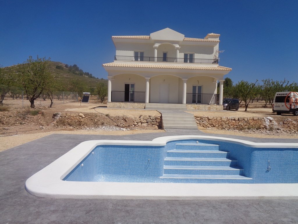 Villa a Pinoso, Alicante, Spagna 3 camere da letto, 163 mq. N° 87091