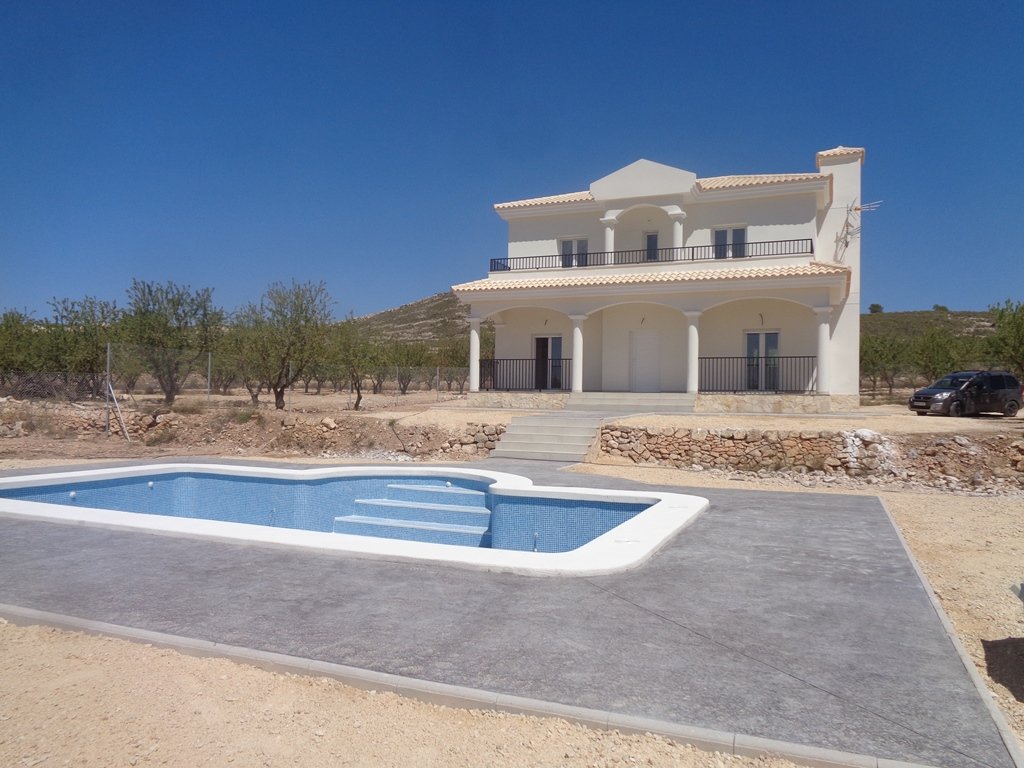 Villa a Pinoso, Alicante, Spagna 3 camere da letto, 163 mq. N° 87091