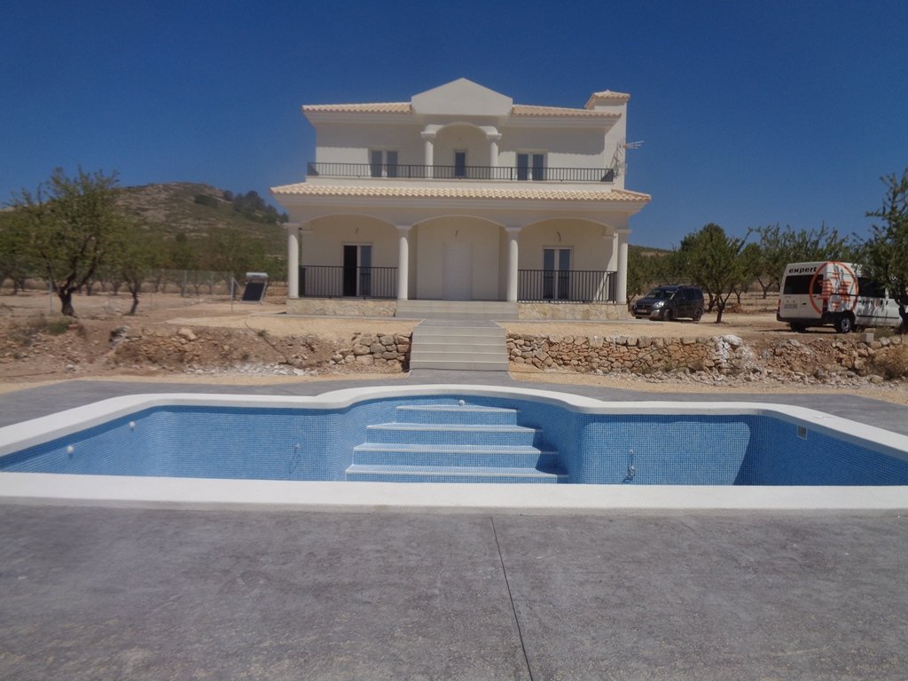 Villa a Pinoso, Alicante, Spagna 3 camere da letto, 163 mq. N° 87091