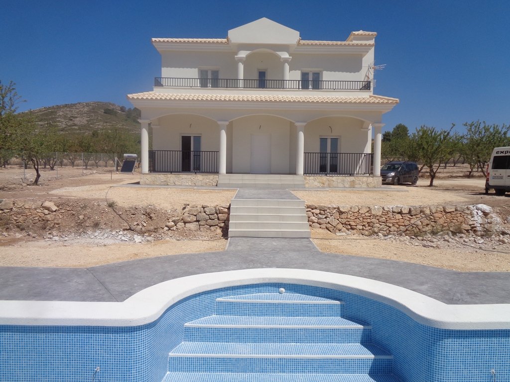 Villa a Pinoso, Alicante, Spagna 3 camere da letto, 163 mq. N° 87091