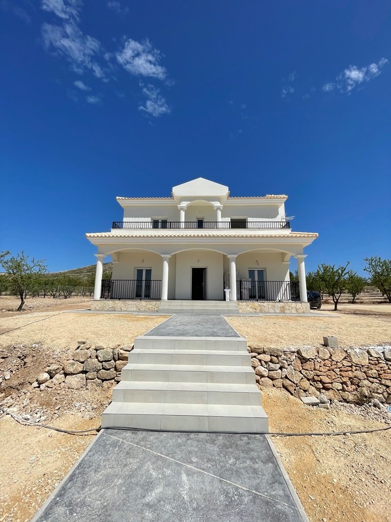 Villa a Pinoso, Alicante, Spagna 3 camere da letto, 163 mq. N° 87091