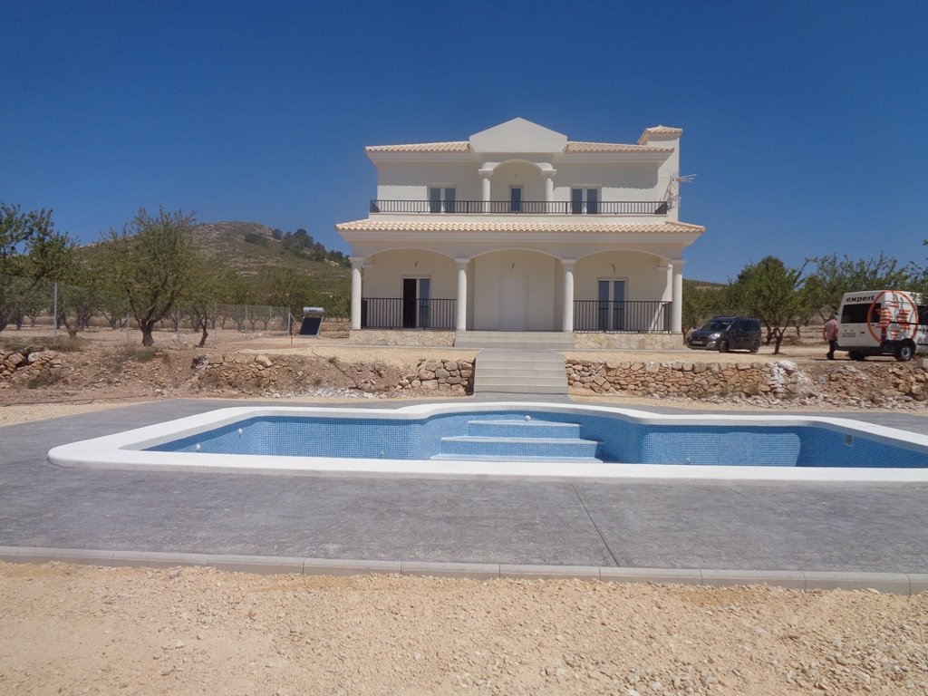 Villa a Pinoso, Alicante, Spagna 3 camere da letto, 163 mq. N° 87091