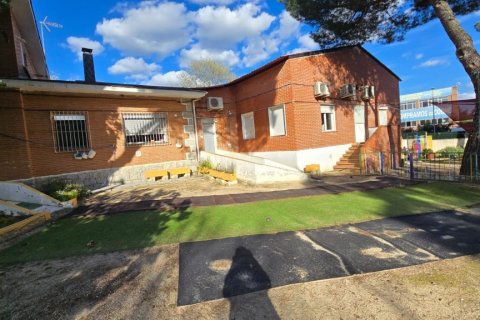 Villa for sale Las Rozas de Madrid, Madrid, Spain 4 bedrooms, 294 sq.m. No. 117335 - photo 3