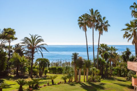 Villa till salu Estepona, Malaga, Spanien 8 sovrum, 1.01 kvm. Nr. 106877 - foto 19