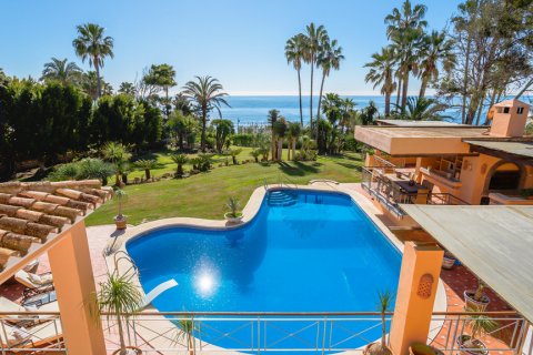 Villa till salu Estepona, Malaga, Spanien 8 sovrum, 1.01 kvm. Nr. 106877 - foto 22