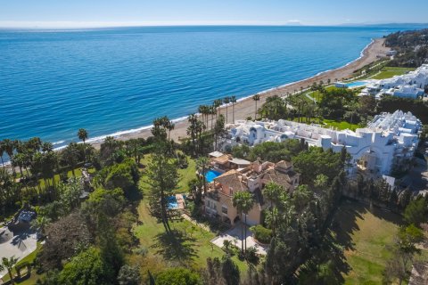 Villa till salu Estepona, Malaga, Spanien 8 sovrum, 1.01 kvm. Nr. 106877 - foto 6