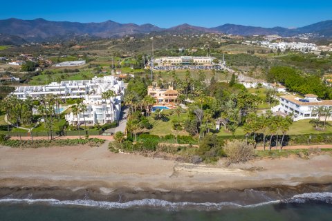 Villa till salu Estepona, Malaga, Spanien 8 sovrum, 1.01 kvm. Nr. 106877 - foto 14