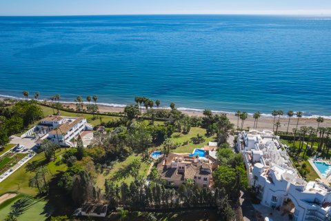 Villa till salu Estepona, Malaga, Spanien 8 sovrum, 1.01 kvm. Nr. 106877 - foto 4