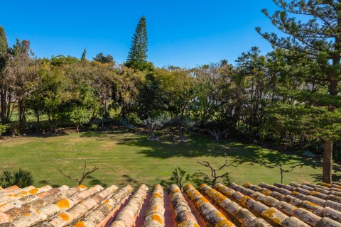 Villa till salu Estepona, Malaga, Spanien 8 sovrum, 1.01 kvm. Nr. 106877 - foto 26