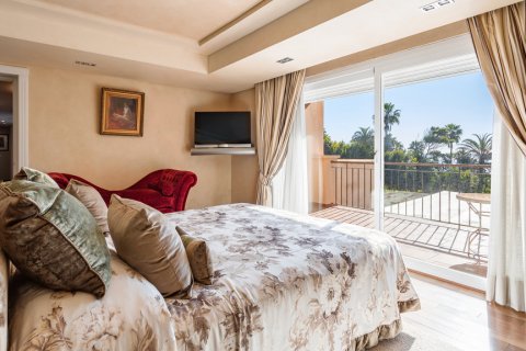 Villa till salu Estepona, Malaga, Spanien 8 sovrum, 1.01 kvm. Nr. 106877 - foto 15